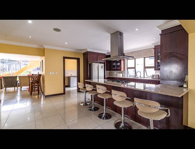 5 BEDROOM FREESTANDING FOR SALE IN ASPEN HILLS